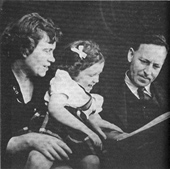 Margaret Mead, Mary Catherine Bateson, Gregory Bateson (~1945)